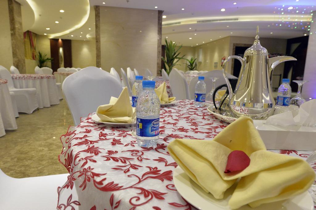 Drnef Hotel Мека Екстериор снимка