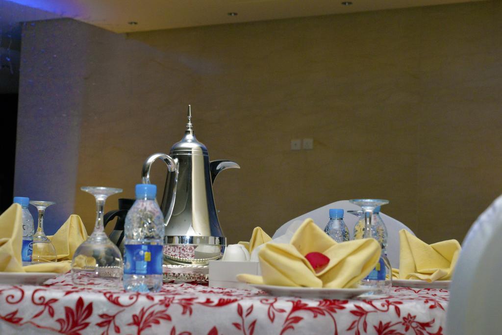 Drnef Hotel Мека Екстериор снимка